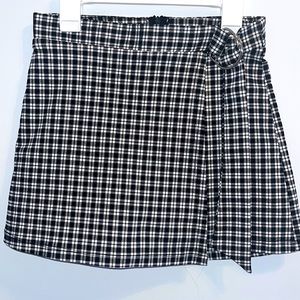Altard State plaid mini Skort Sz. XS super cute! Skirt+shorts